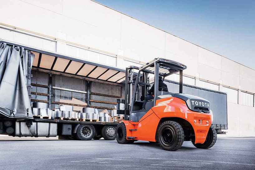 Toyota 80V Electric Pneumatic Forklift
