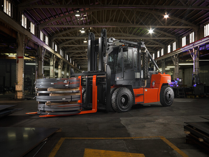 Toyota High-Capacity IC Pneumatic Forklift