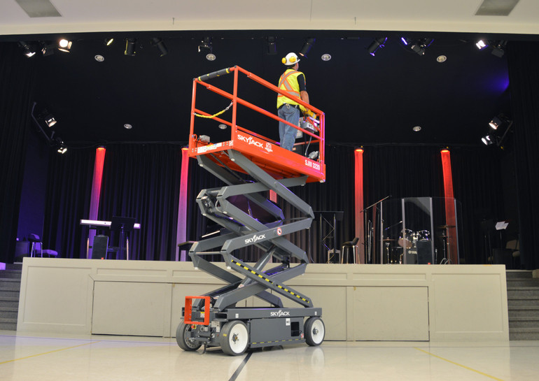 Skyjack Electric Scissor Lift