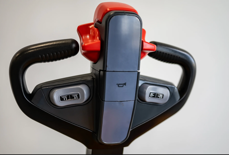 Big Joe StraddleStacker WS25-126