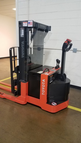 Used 3000 lb Toyota Walkie Reach Truck 6BWR15