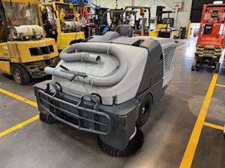 USED Nilfisk Advance SW8000 LP Rider Sweeper-FC6753