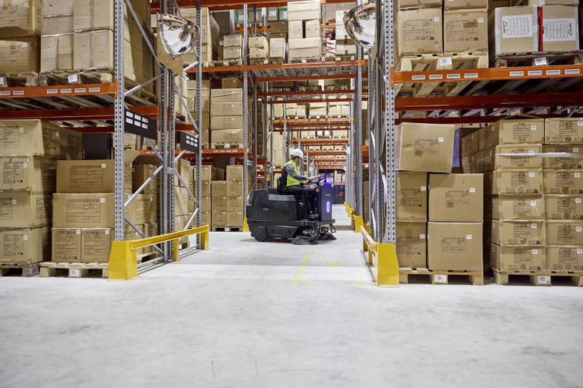 Nilfisk Advance SW3000 LI-ION Rider Sweeper