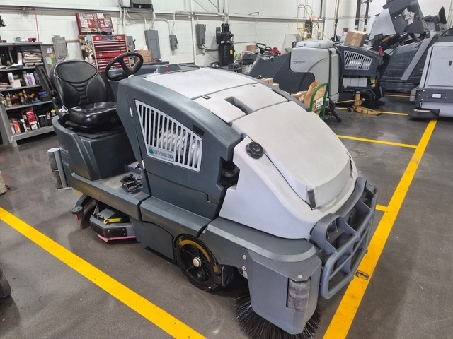 Used Nilfisk Advance CS7010LP Sweeper-Scrubber-FC6933