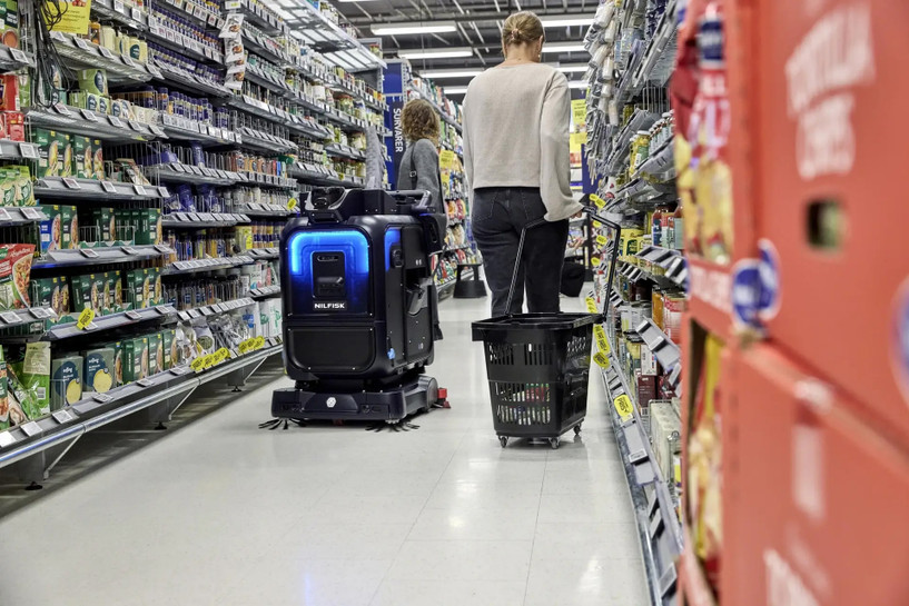 Nilfisk Advance CS25 Autonomous Scrubber