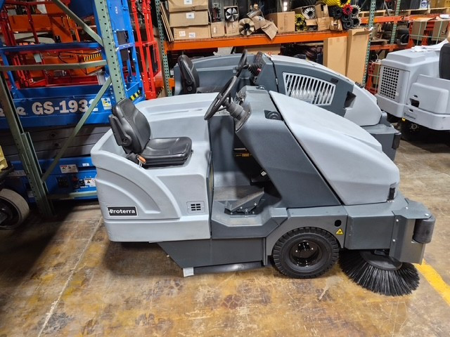 Nilfisk Advance 2023 Proterra LP Rider Sweeper