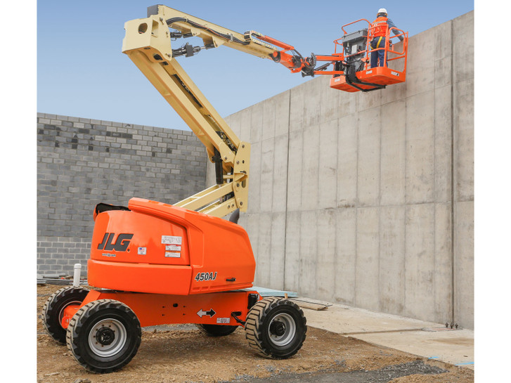 JLG Engine Powered Articulating Boom Lift 450AJ