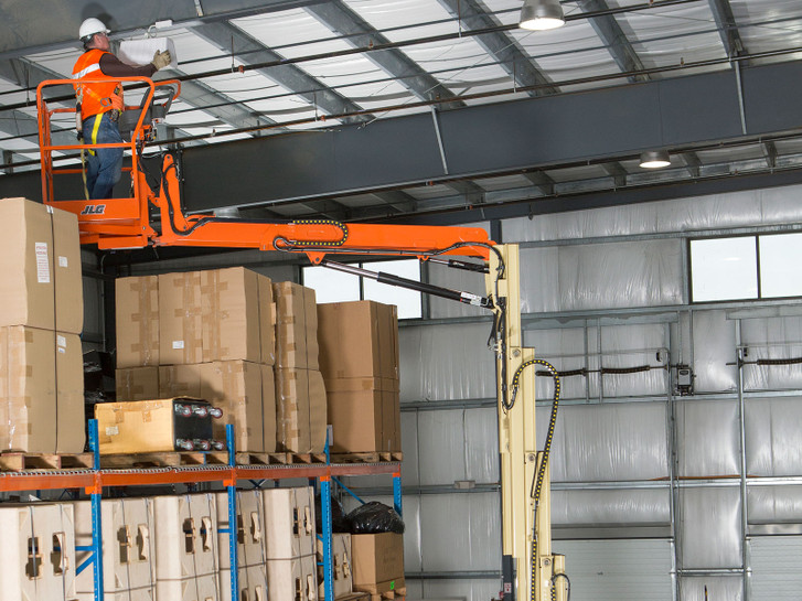 JLG 32E Toucan Mast Boom Lift