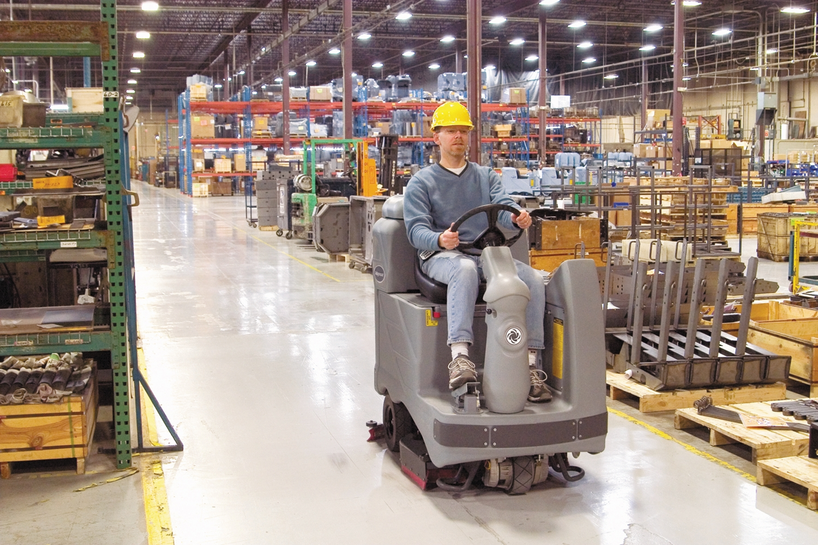 Nilfisk Advance Industrial Rider Floor Scrubber Adgressor 3220C