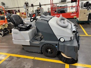 USED Nilfisk Advance SW8000 LP Rider Sweeper-FC6753