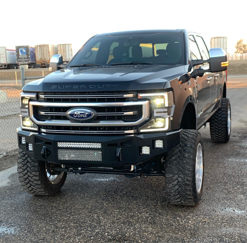 Base Bumper.
Clevis Mounts.
Rigid Dually XL Mounts.
20" Rigid E-Series LED Vent Mount.
License Place Center Mesh.
Adaptive Cruise Control