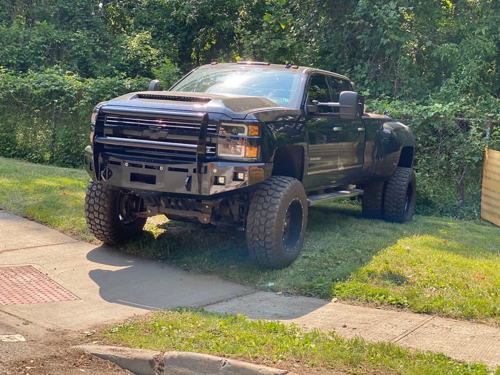 Defender Grille Guard 
3" Cube Light Mounts.
Hole/Mounts for a 10" Dual Row LED Bar. (Not Installed)
Clevis Mounts.
Parking Sensors.
