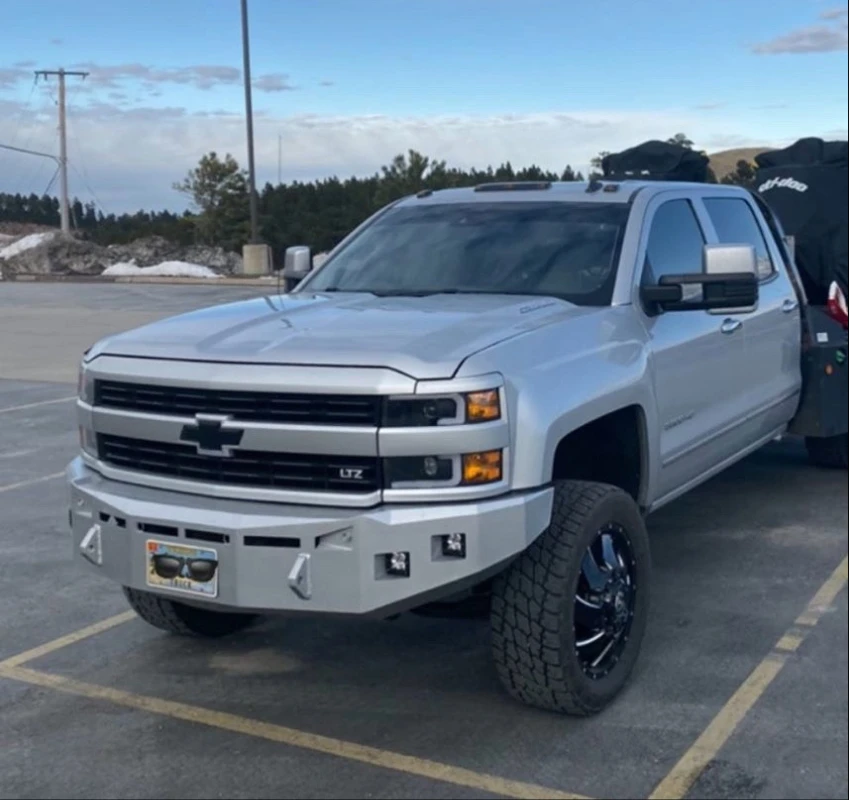 Base Bumper.
Clevis Mounts.
Dually Fog Lights
Parking Sensors.