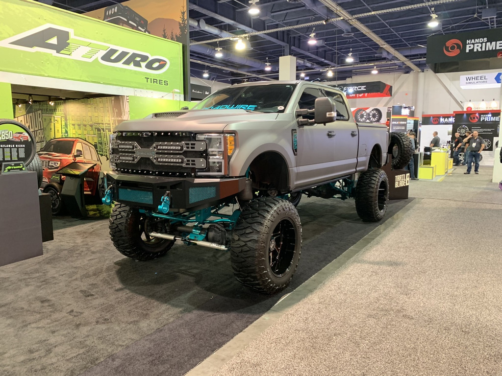 Gladiator Series
Cube fog light mounts behind the stainless steel mesh
Clevis mounts 
Center vent with stainless steel mesh