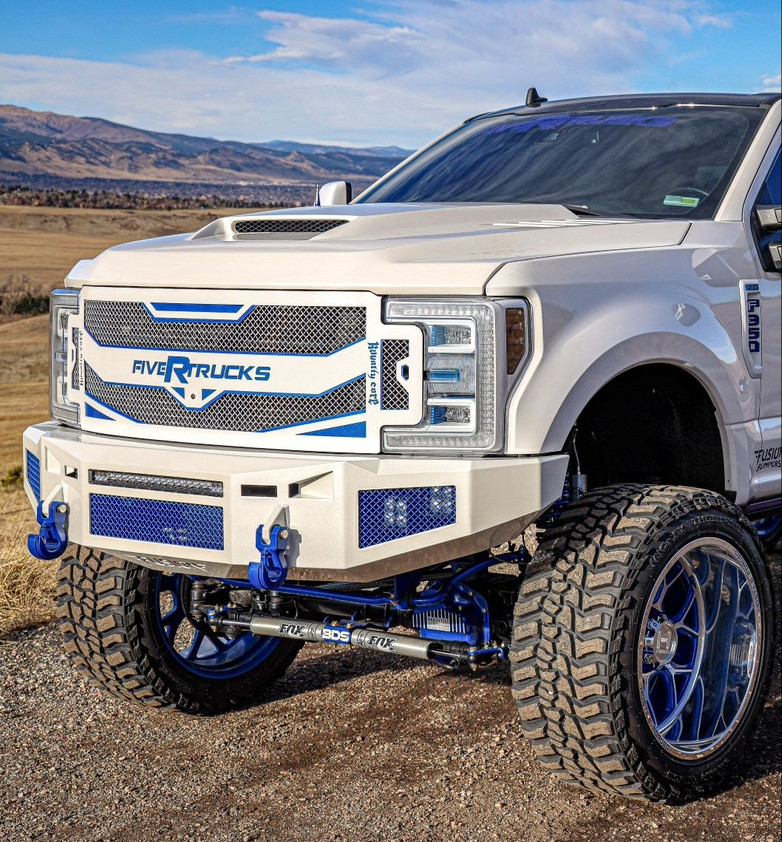 Gladiator Series
Cube fog light mounts behind the stainless steel mesh
Clevis mounts 
20" Rigid Industries SR over vent