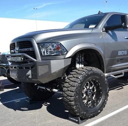 Gladiator Series.
Pre-Runner Bar.
Center Vent. 
30" Rigid Industries E-Series hung off the Pre-Runner Bar.