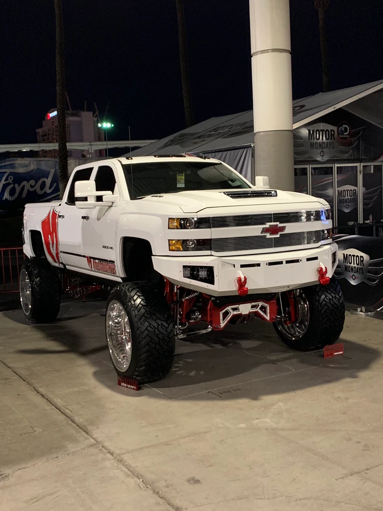 Chevy Gladiator Series Front 2015-2019