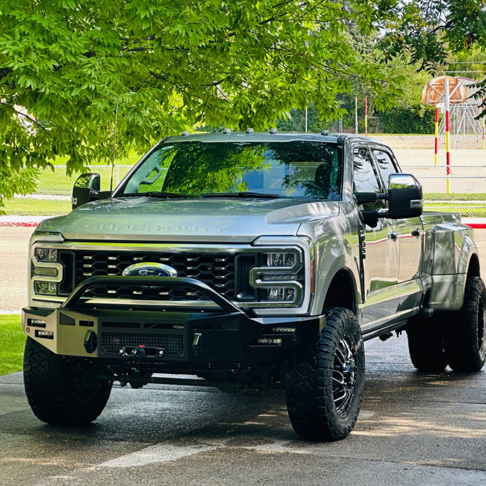 Clevis Mounts.
Pre Runner Bar.
Rigid 6" SR Mounts, Staggered.
Winch Mount.
Warn Evo 12000 S Winch. PN: WRN103255
Adaptive Cruise Control Mount.
License Plate Center Mesh.
Front Parking Sensors.
Black Powder Coat.