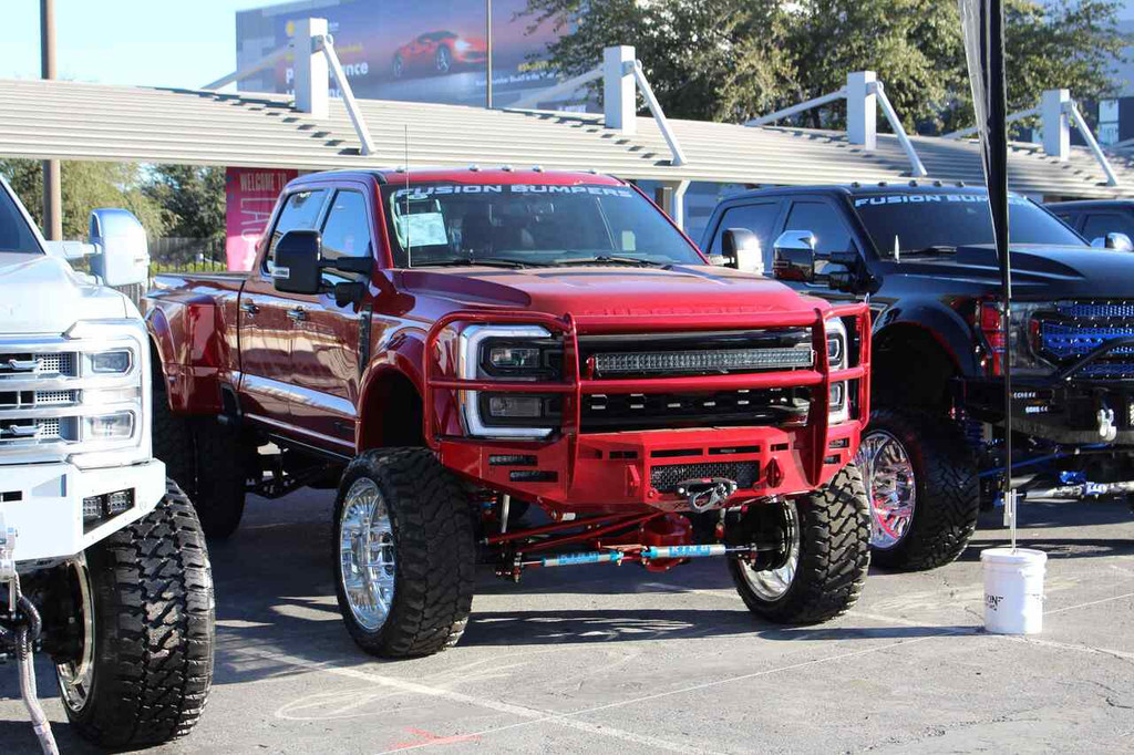 Defender Grille Guard
Radius Tubing
40" Rigid RDS Light Bar off of Defender
Clevis Mounts.
6" Single Row Lights Staggered.
Adaptive Cruise Control
Front Parking Sensors
Winch Plate
Winch Access Panels