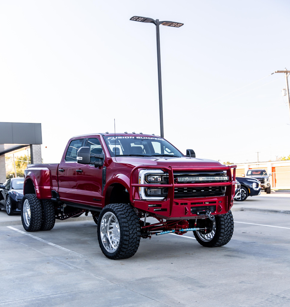 Defender Grille Guard
Radius Tubing
40" Rigid RDS Light Bar off of Defender
Clevis Mounts.
6" Single Row Lights Staggered.
Adaptive Cruise Control
Front Parking Sensors
Winch Plate
Winch Access Panels
