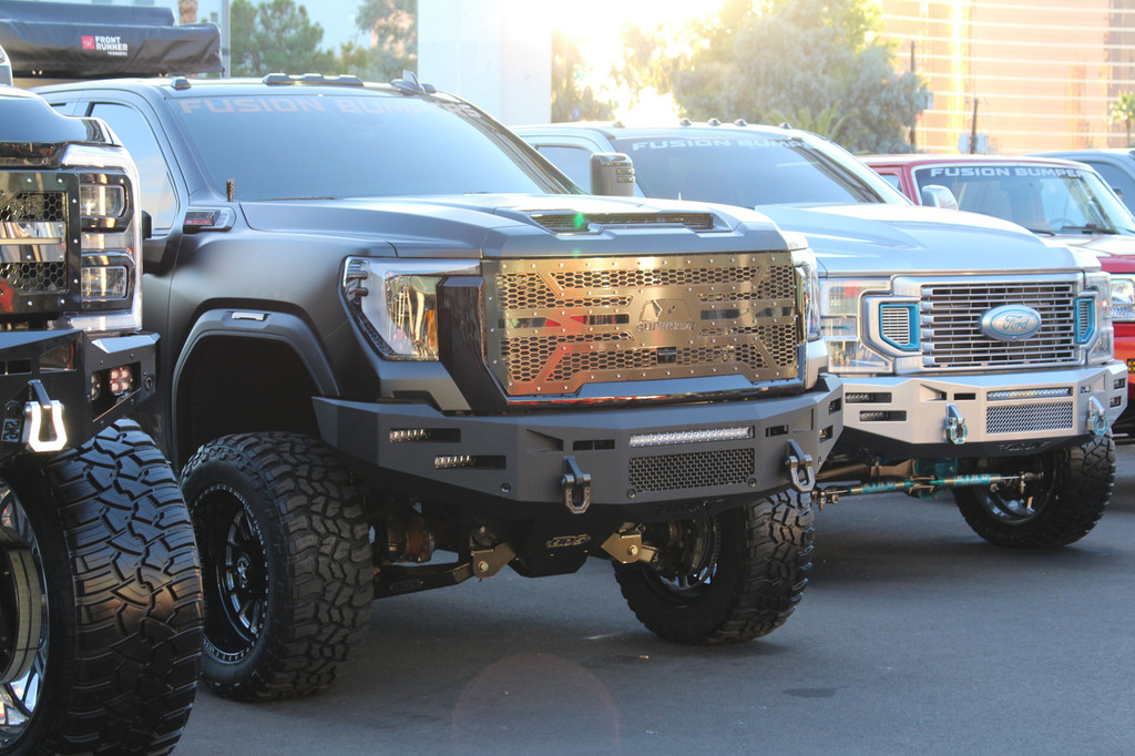 Clevis mounts
parking sensor provisions
block heater provision
20" single row light in the vent area
6" single row light mounts