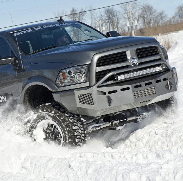Gladiator Series.
Pre-Runner Bar.
Center Vent. 
30" Rigid Industries E-Series hung off the Pre-Runner Bar.