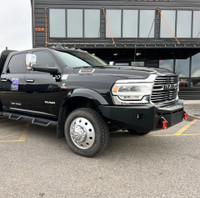 One Cube light per side as a fog light
Clevis Mounts
Center Vent with stainless steel insert