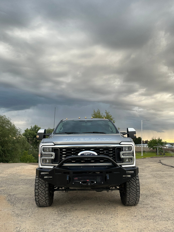 Clevis Mounts.
Pre Runner Bar.
Rigid 6" SR Mounts, Staggered.
Winch Mount.
Warn Evo 12000 S Winch. PN: WRN103255
Adaptive Cruise Control Mount.
License Plate Center Mesh.
Front Parking Sensors.
Black Powder Coat.