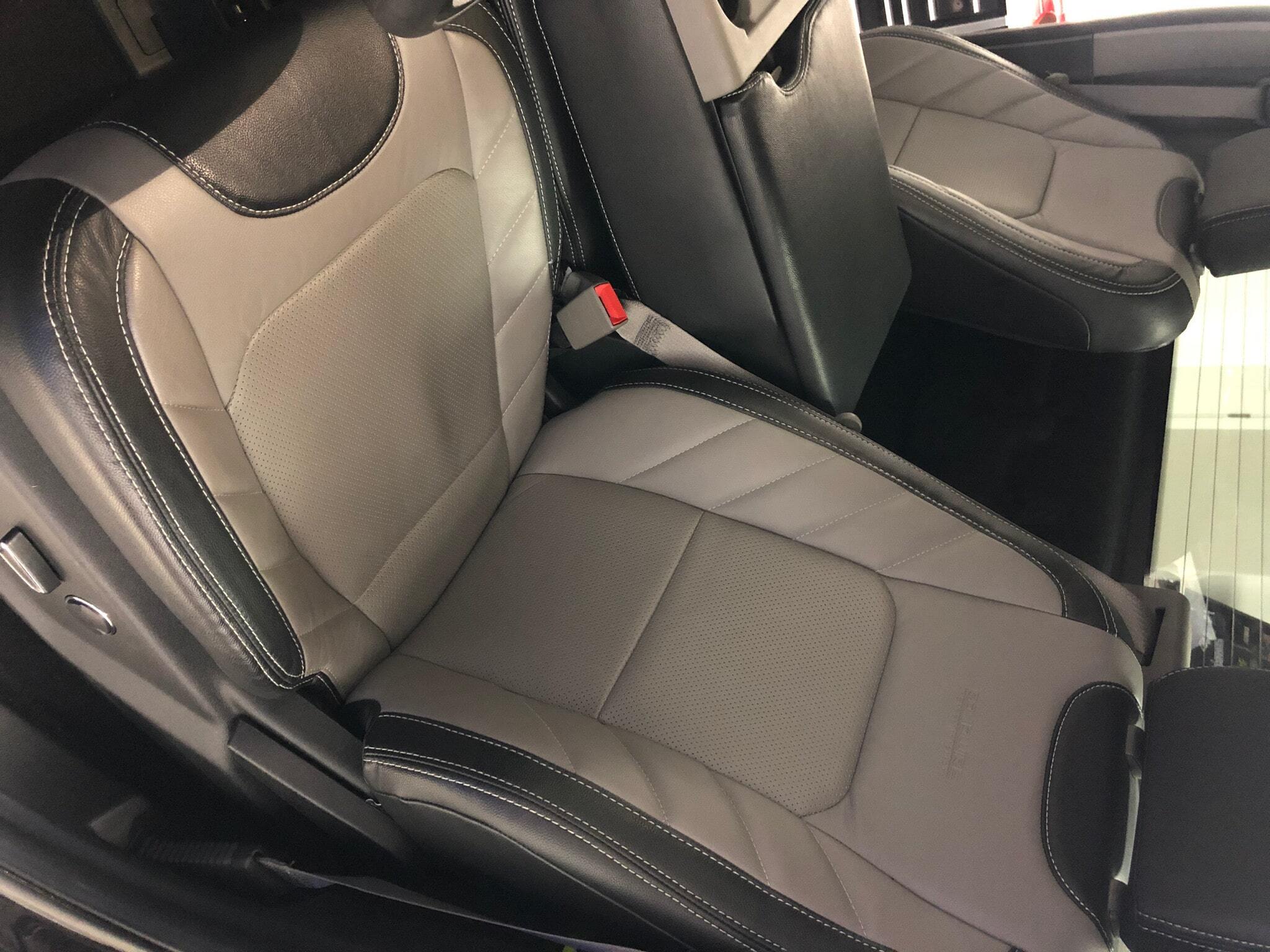 <p>Raodwire Leather interior. Better pics coming soon.</p>