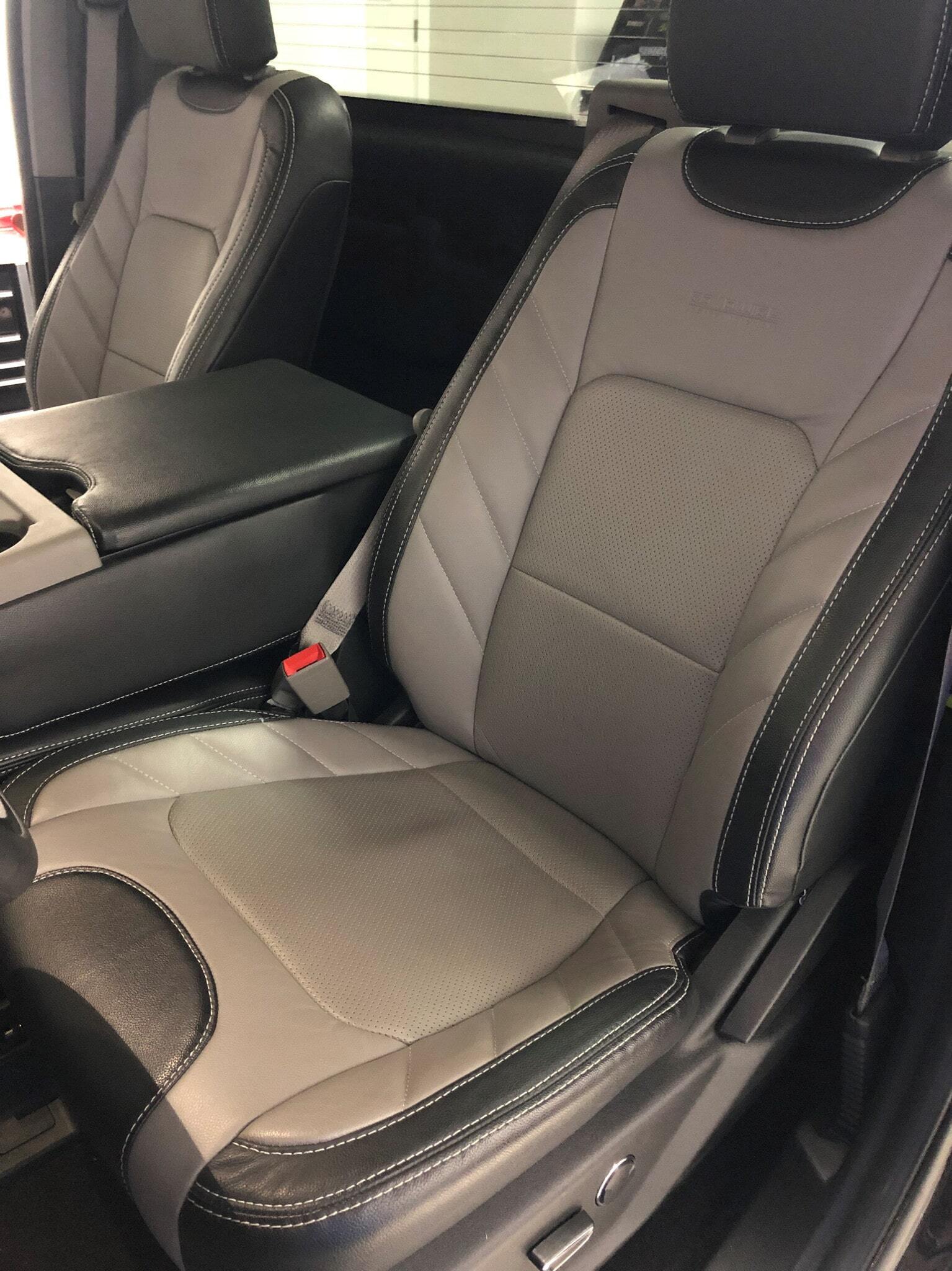 <p>Roadwire Leather seats</p>