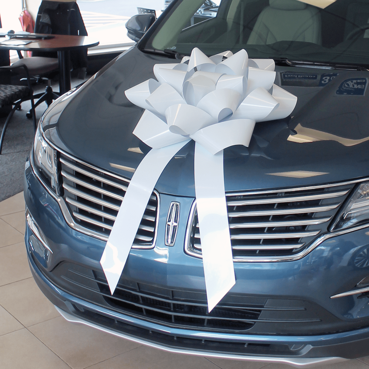 28 Big Gift Car Bows - Great American Auto