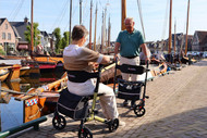 Ontdek de Voordelen van een Lichtgewicht Rollator voor een Actief en Onafhankelijk Leven