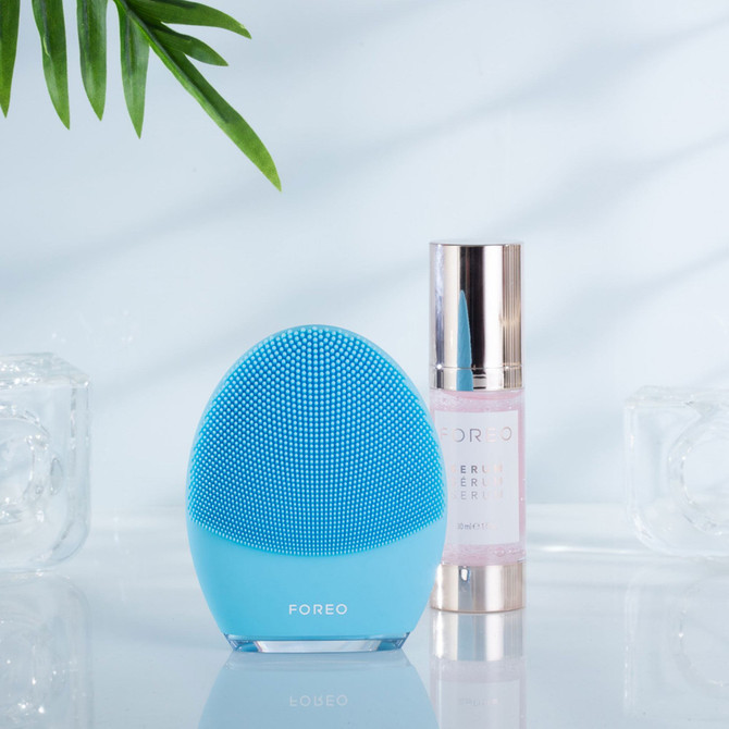 FOREO LUNA 3 Face Brush & Anti-Aging Massager for Combination Skin
