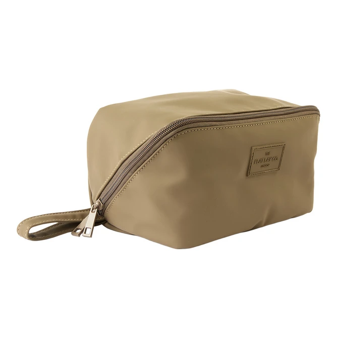THE FLAT LAY CO. Toiletry Carry - Green