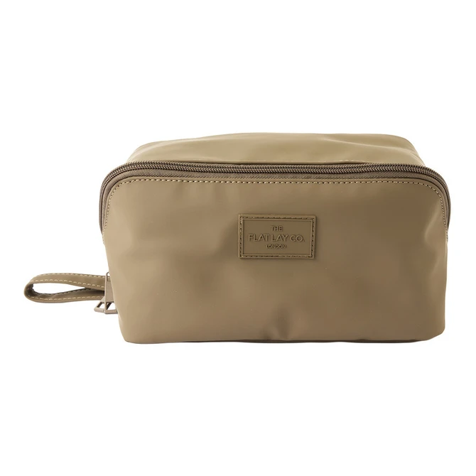 THE FLAT LAY CO. Toiletry Carry - Green