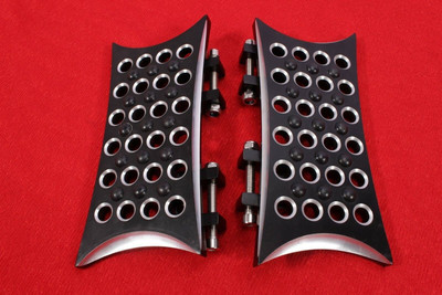 GCS M9 BLACK (2) BILLET FOOTBOARD FLOORBOARDS PASSENGER REAR HARLEY TOURING &FL