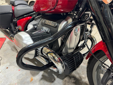 Black Engine Guard Crash Bars for BMW R18 (2020–2024) 1.5