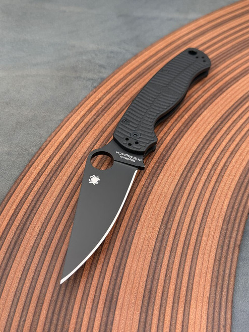 Spyderco Para Military® 2 Salt Black G-10 CPM Magnacut® DLC Black Blade