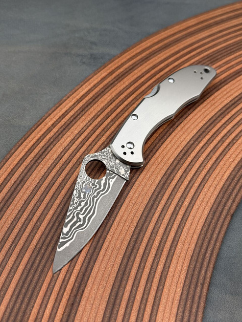 Pre-Owned Spyderco Delica® 4 Titanium Damascus