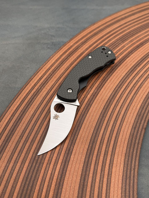 The Spyderco Reinhold Rhino with CTS-XHP blade and carbon fibre/G10 laminate handle scales.