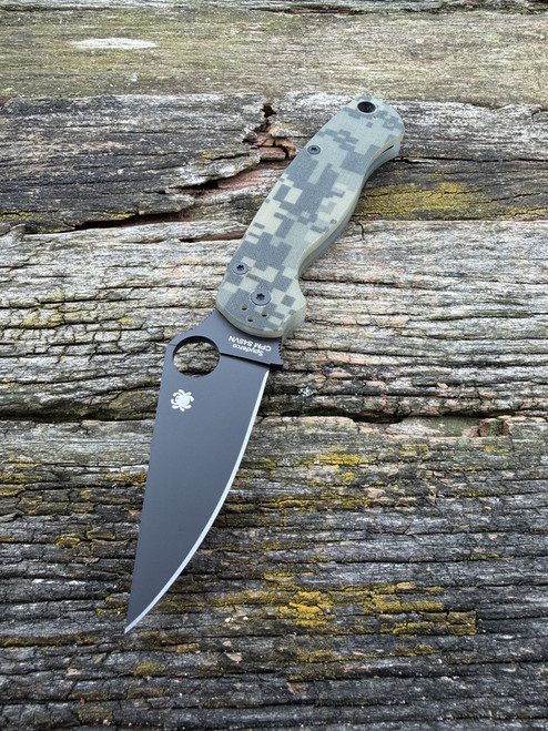 Pre-Owned  Spyderco Para Military® 2 G-10 DigiCamo DLC S45VN