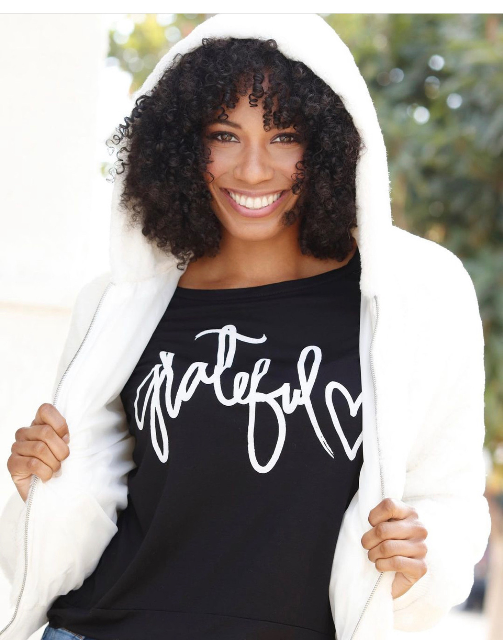 GRATEFUL HEART L/S TEE with HEARTS on Arm. (Black) 