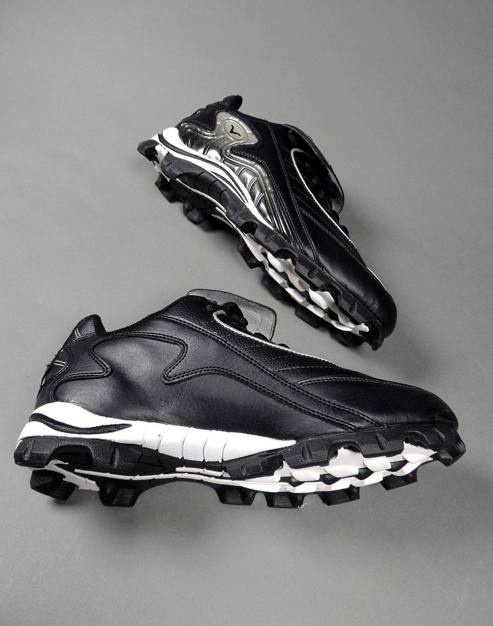 Men's on sale softball cleats