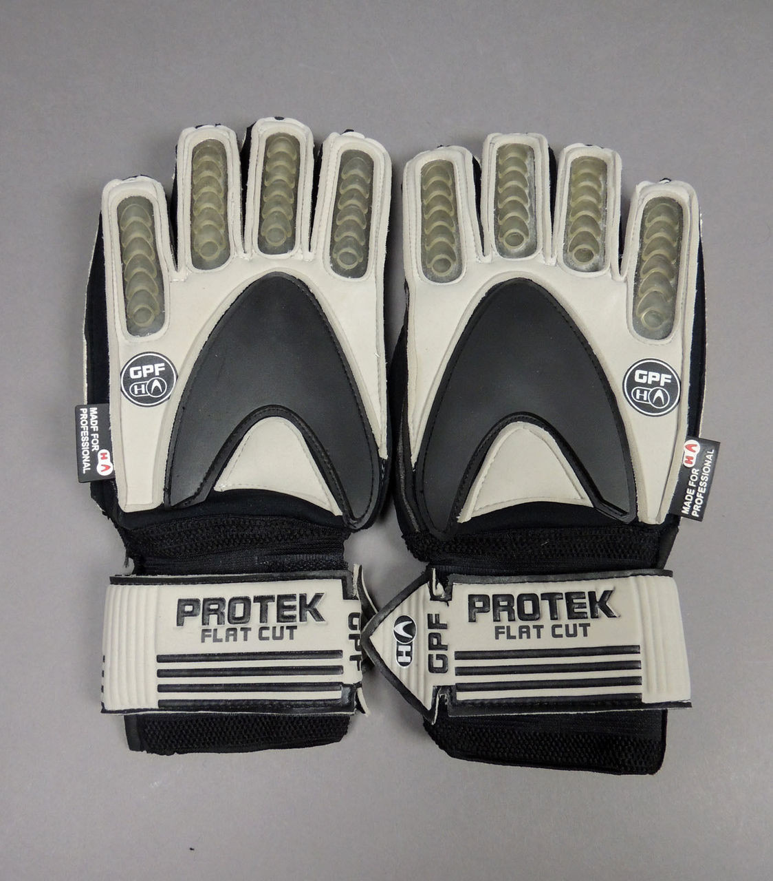 HO SOCCER PROTEK エイチオー プロテック Ho Keeper Protek Negative Soccer Goalie Gloves - Black, Gray