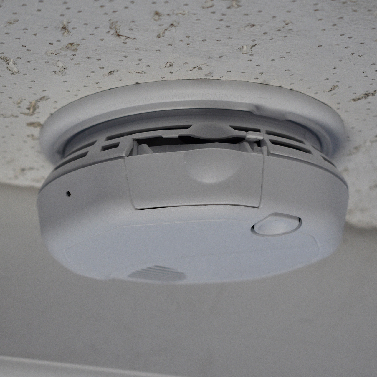 4K UHD Wireless Wi-Fi Hidden Security Nanny Camera Smoke Detector with Night Vision & Audio