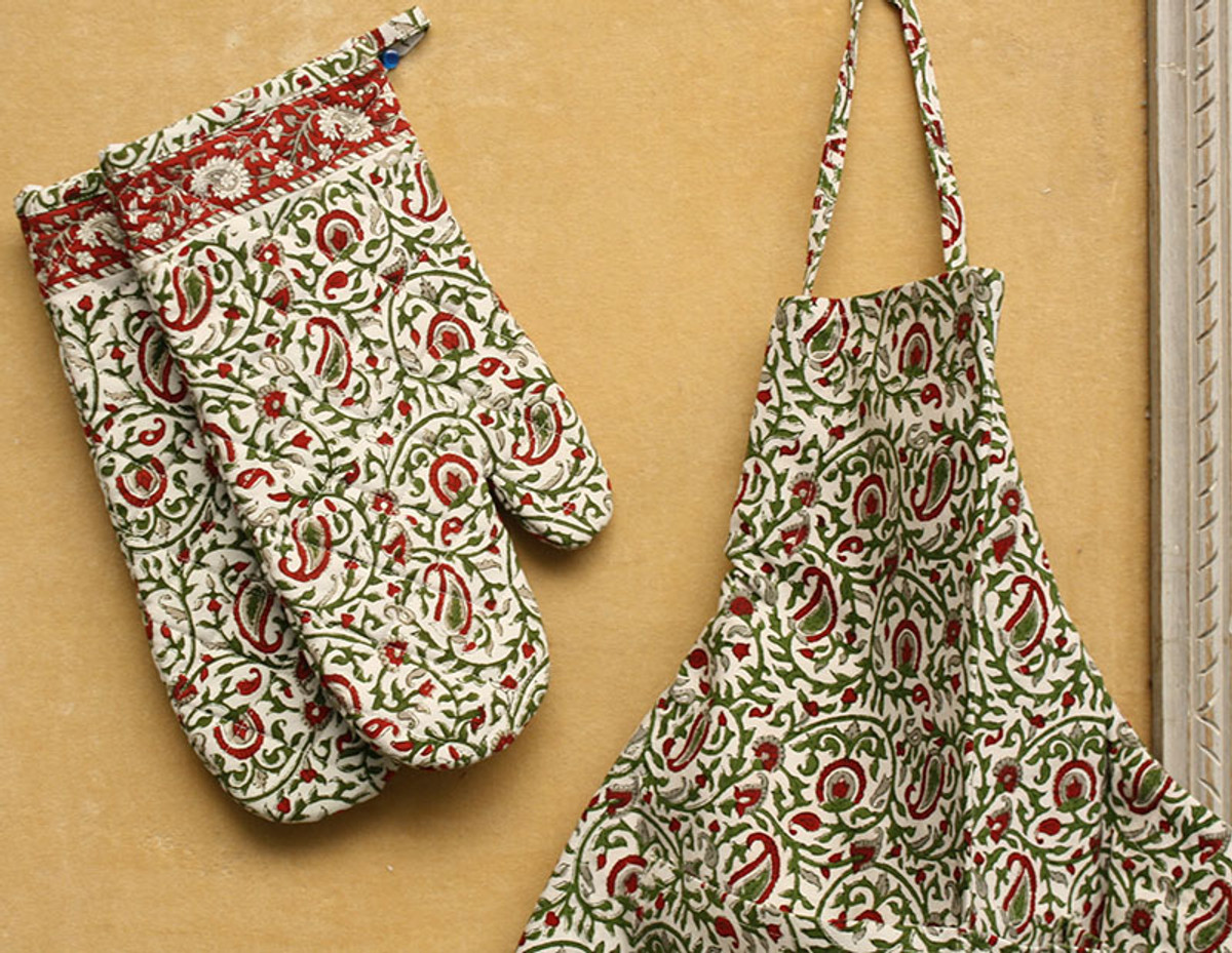 Apron's and Oven Mitts - Who Knew – SewBatik