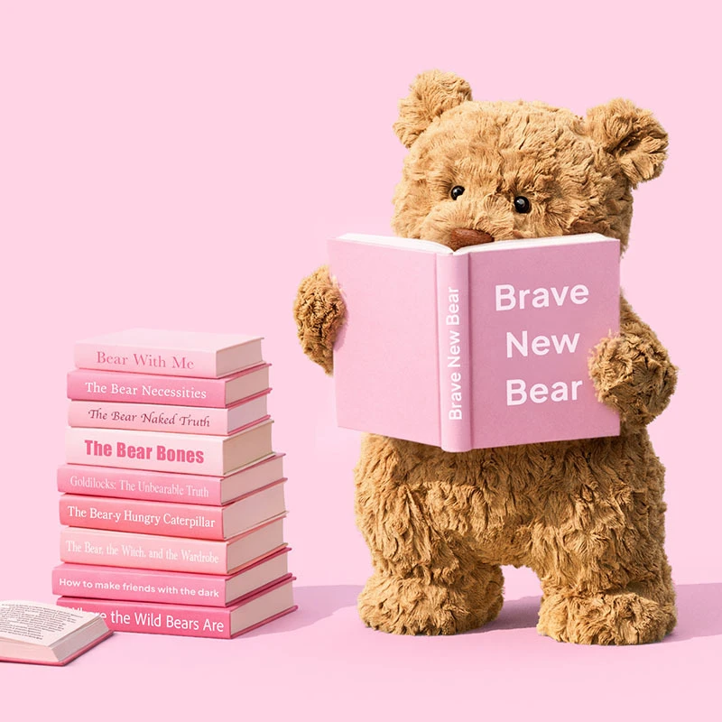 Bartholomew Bear lit un livre