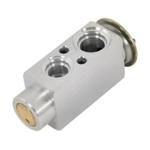 82023542 | Expansion Valve for Case®