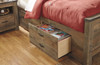 Trinell - Panel Bed