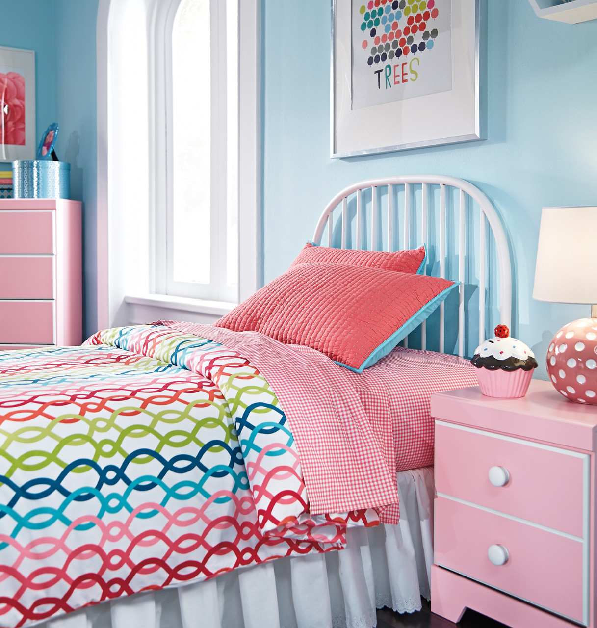 RITZI Pink Metal Bedroom Set - CB Furniture